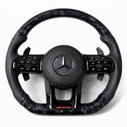 Волан Mercedes AMG – Forged Carbon и перфорирана кожа с червен шев (2019–2022)