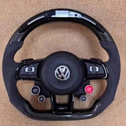Волан Volkswagen – спортен карбон, алкантара и Start/Stop бутони